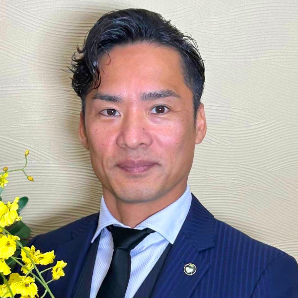 代表取締役　坂元 慎児(１級葬祭ディレクター・遺品整理士)